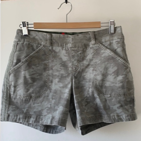 Spanx Camo Shorts - Picture 7 of 10